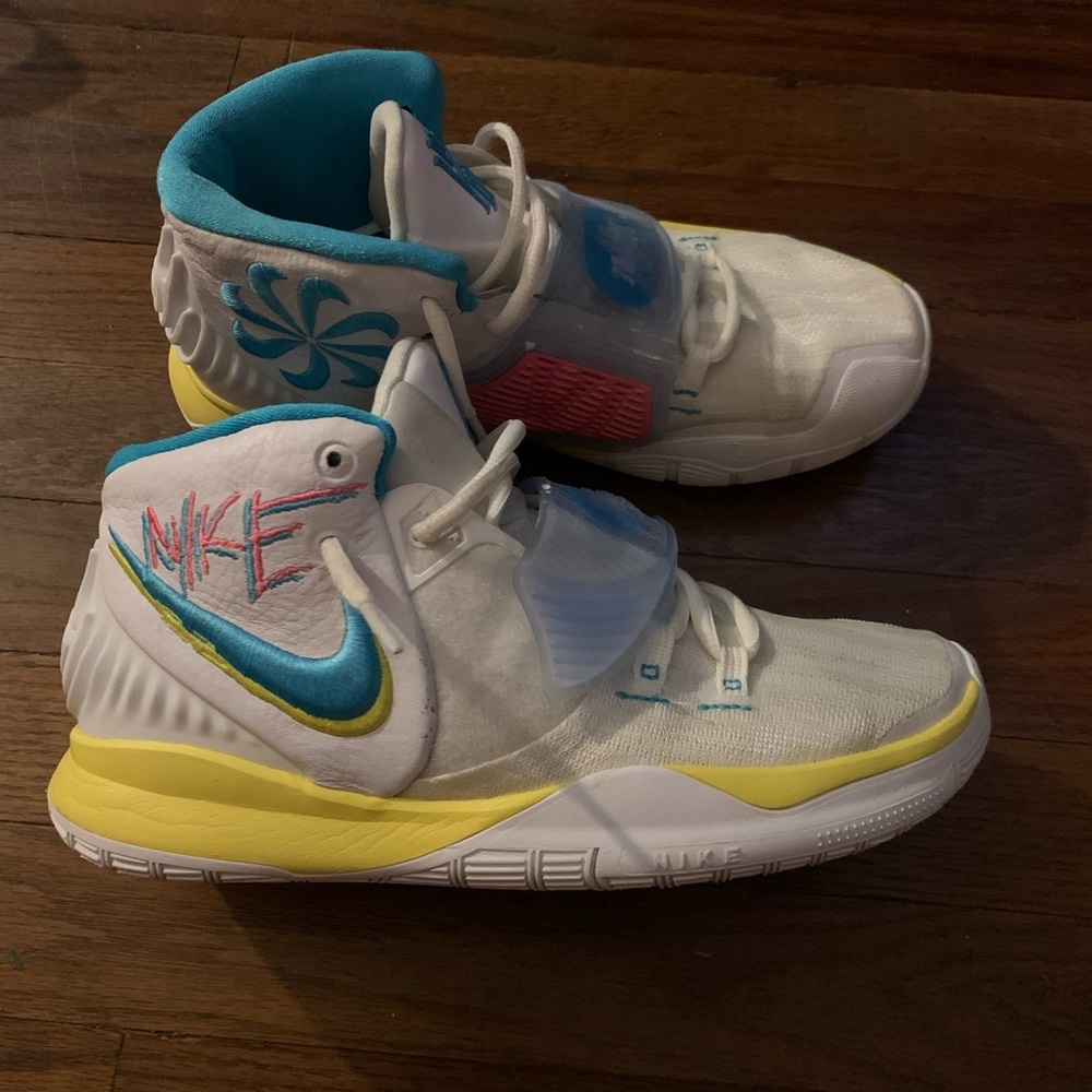 Kyrie 6 90’s Boys Size 7 Basketball Nike Shoe